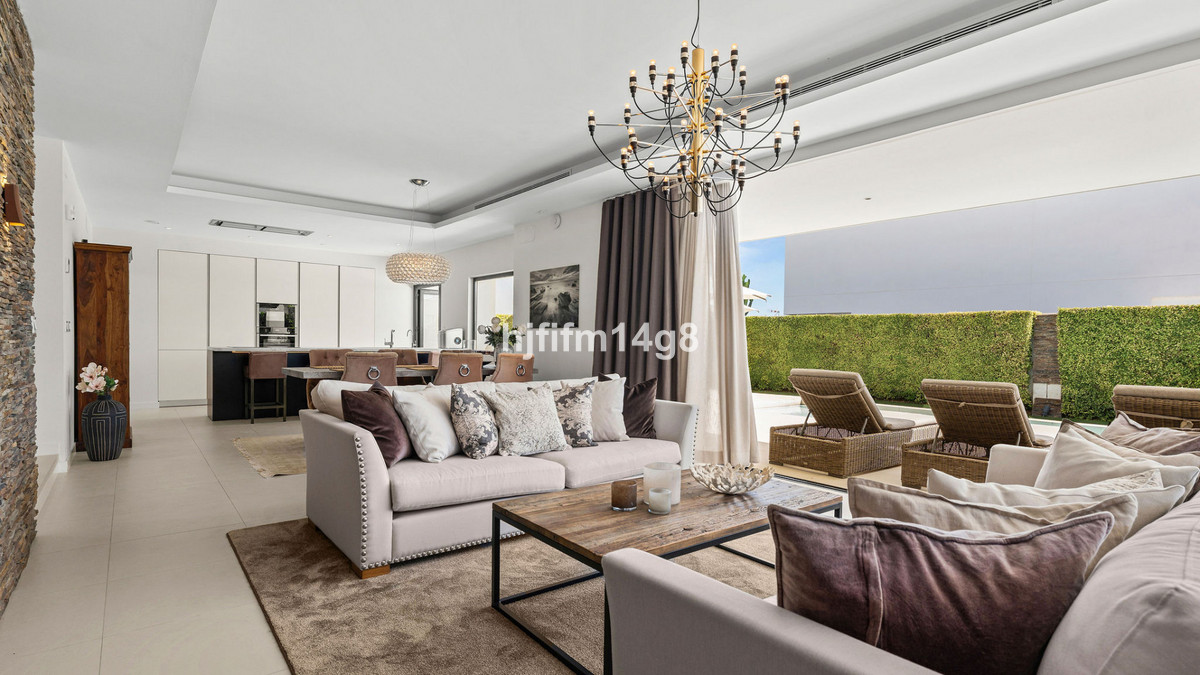 5 bedroom Villas for sale in San Pedro de Alcántara – R5308318 5 bedroom Villas for sale in San Pedro de Alcántara – R5308318