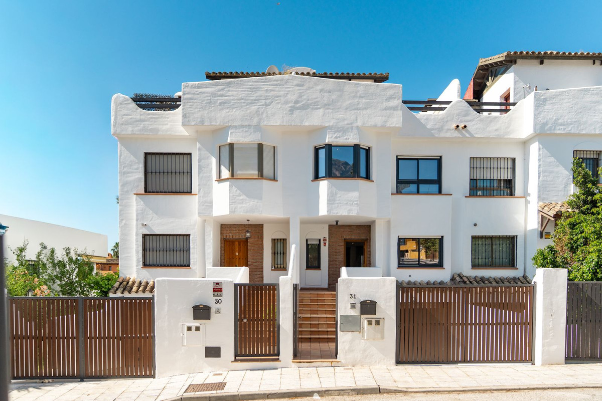 3 bedroom Townhouses for sale in Nagüeles – R5401024 3 bedroom Townhouses for sale in Nagüeles – R5401024