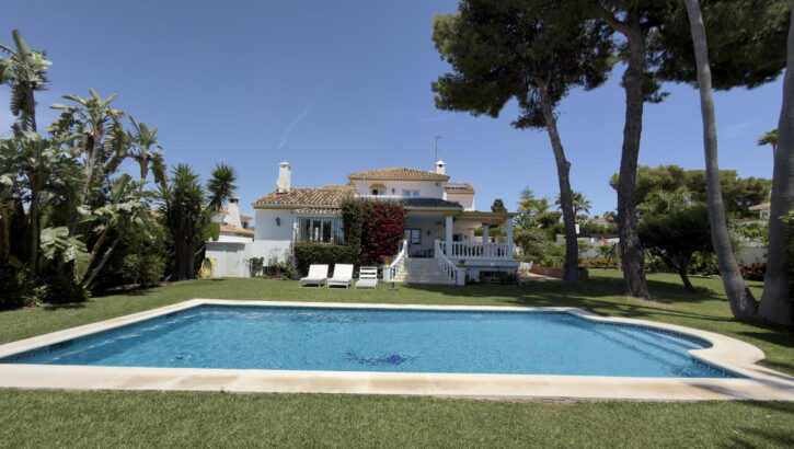 Villas de 4 dormitorios en venta en San Pedro de Alcántara – R5394949 Villas de 4 dormitorios en venta en San Pedro de Alcántara – R5394949 en
