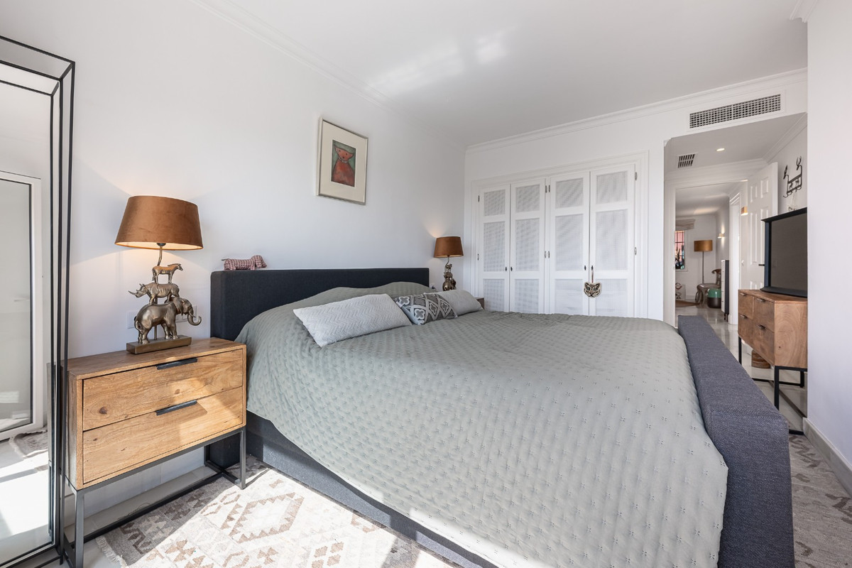 Apartamentos de 4 dormitorios en venta en Monte Halcones – R5146996 Apartamentos de 4 dormitorios en venta en Monte Halcones – R5146996