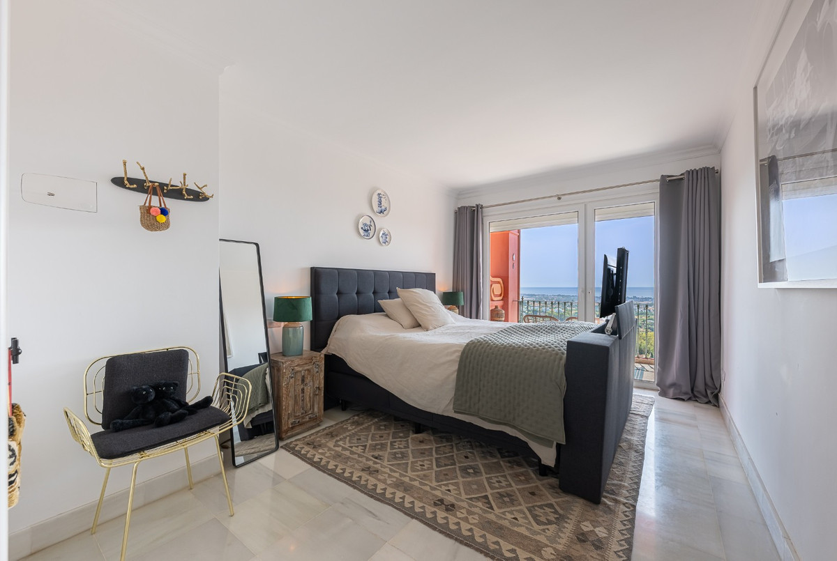 Apartamentos de 4 dormitorios en venta en Monte Halcones – R5146996 Apartamentos de 4 dormitorios en venta en Monte Halcones – R5146996