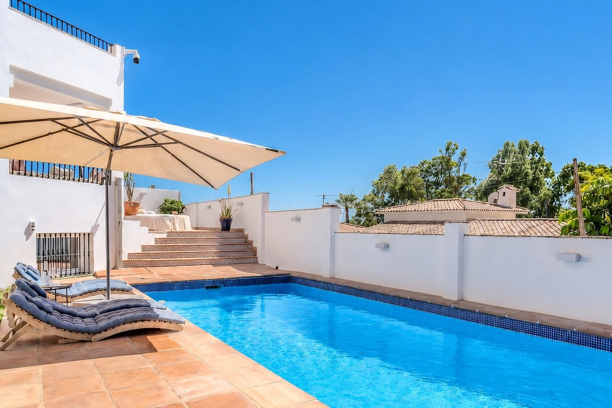 Pareados de 4 dormitorios en venta en Nueva Andalucía – R5417878 Pareados de 4 dormitorios en venta en Nueva Andalucía – R5417878