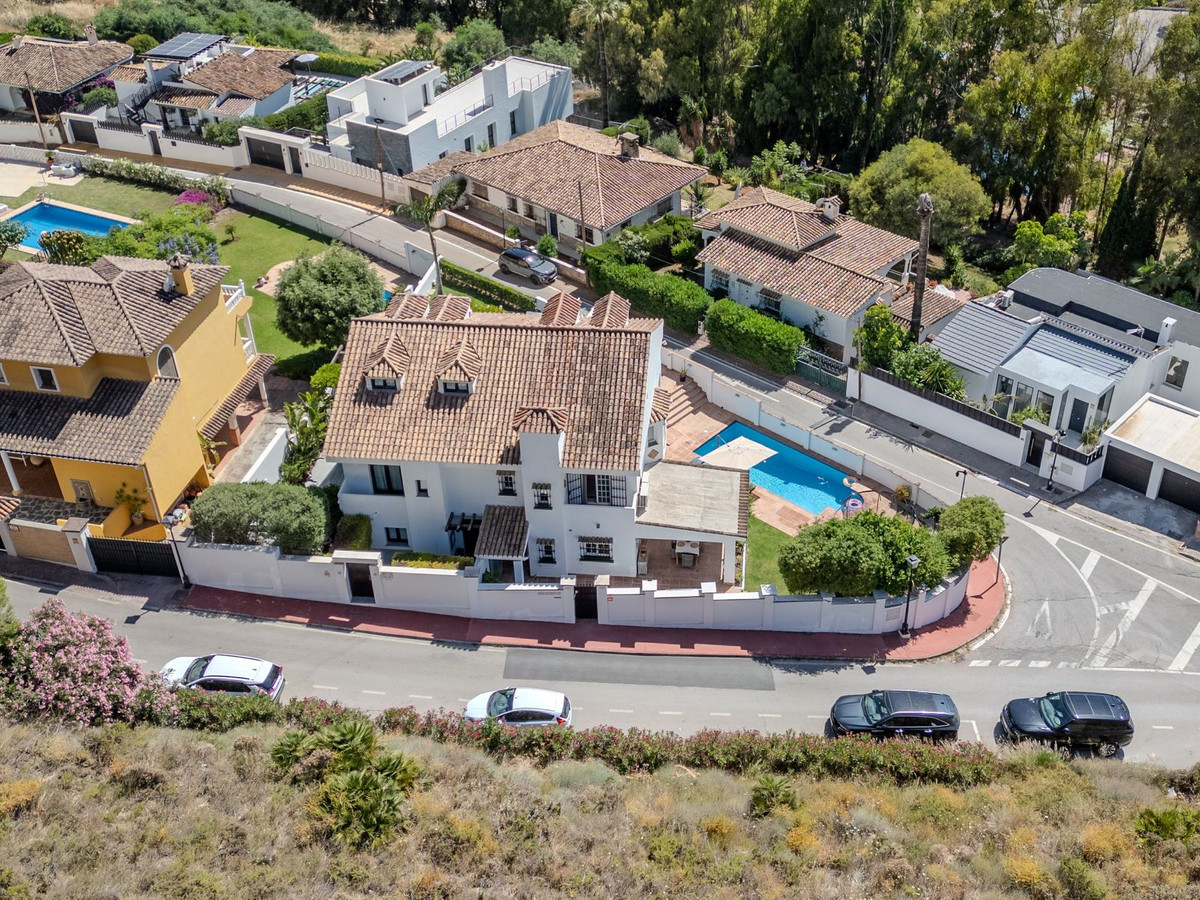 Pareados de 4 dormitorios en venta en Nueva Andalucía – R5417878 Pareados de 4 dormitorios en venta en Nueva Andalucía – R5417878