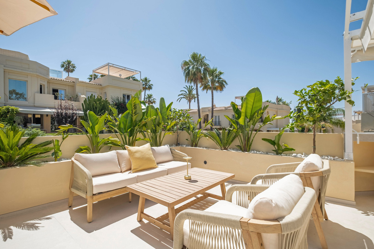 Pareados de 4 dormitorios en venta en La Quinta – R5413756 Pareados de 4 dormitorios en venta en La Quinta – R5413756
