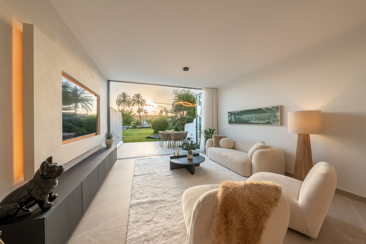 4 bedroom Townhouses for sale in Nueva Andalucía – R5204953 4 bedroom Townhouses for sale in Nueva Andalucía – R5204953
