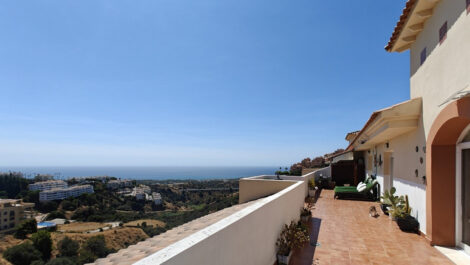 2 bedroom Penthouses for sale in Calahonda – R5304631