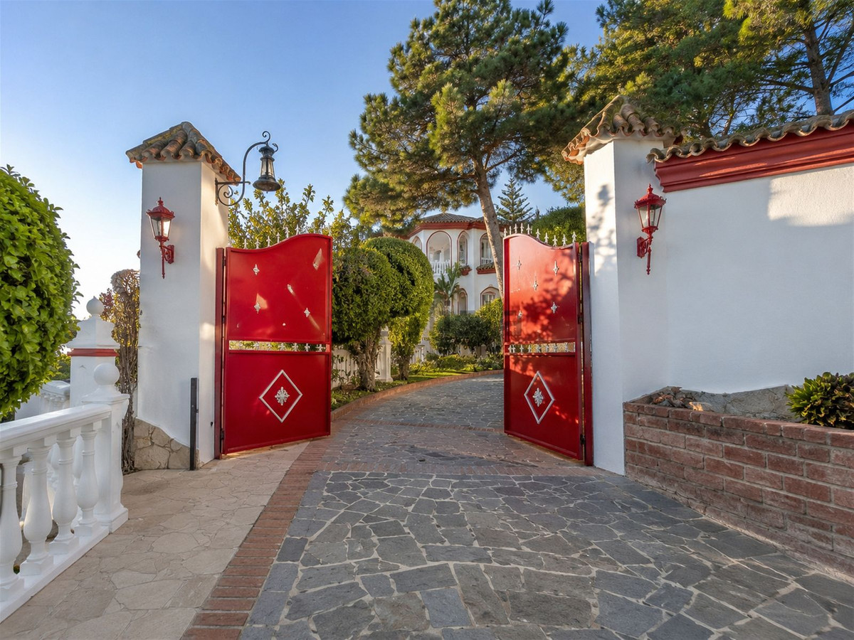 6 bedroom Villas for sale in Hacienda Las Chapas – R5414770 6 bedroom Villas for sale in Hacienda Las Chapas – R5414770