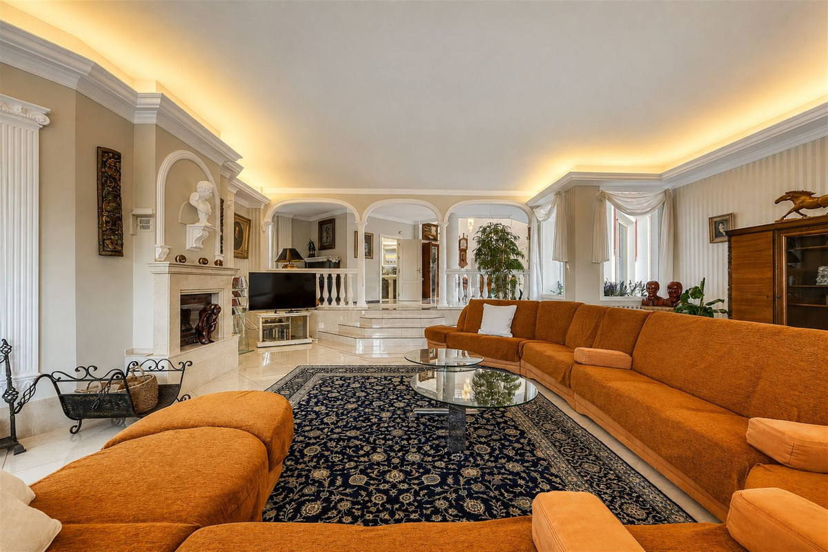 6 bedroom Villas for sale in Hacienda Las Chapas – R5414770 6 bedroom Villas for sale in Hacienda Las Chapas – R5414770