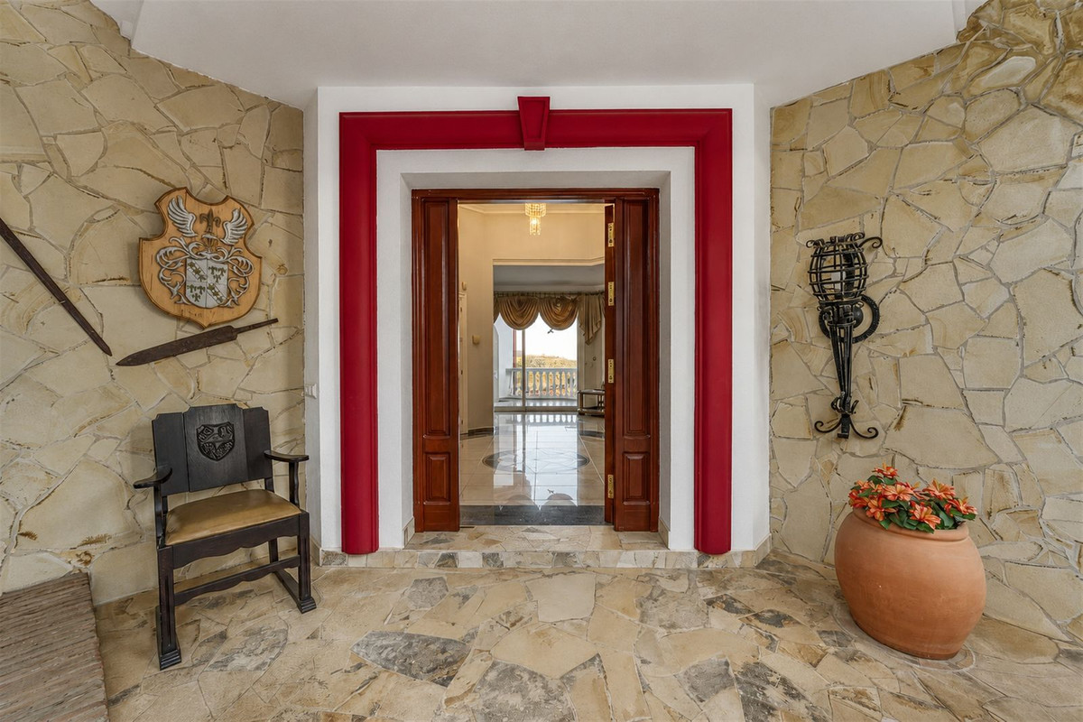 6 bedroom Villas for sale in Hacienda Las Chapas – R5414770 6 bedroom Villas for sale in Hacienda Las Chapas – R5414770