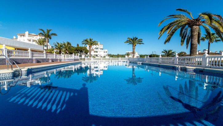 Aticos de 2 dormitorios en venta en Elviria – R5400010 Aticos de 2 dormitorios en venta en Elviria – R5400010 en