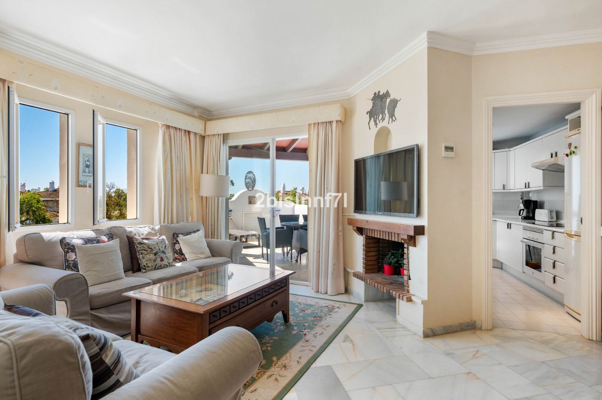 2 bedroom Penthouses for sale in Elviria – R5400010 2 bedroom Penthouses for sale in Elviria – R5400010