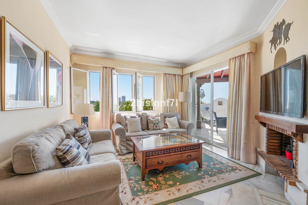 2 bedroom Penthouses for sale in Elviria – R5400010 2 bedroom Penthouses for sale in Elviria – R5400010