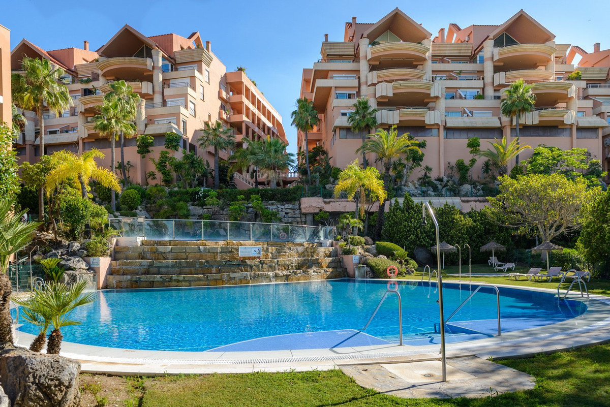 3 bedroom Apartments for sale in Nueva Andalucía – R5399809