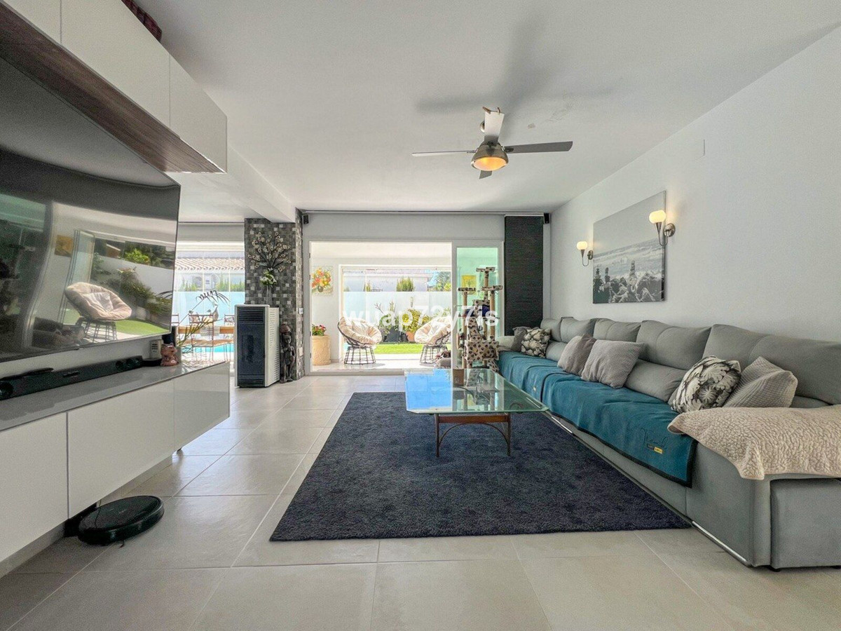 3 bedroom Villas for sale in Atalaya – R5353549 3 bedroom Villas for sale in Atalaya – R5353549