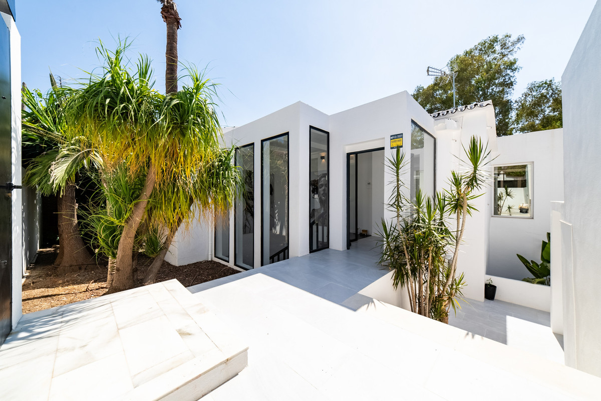 4 bedroom Villas for sale in Las Brisas – R5422966 4 bedroom Villas for sale in Las Brisas – R5422966