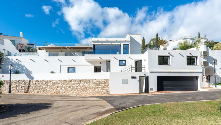 Villas de 6 dormitorios en venta en La Cala de Mijas – R5286430 Villas de 6 dormitorios en venta en La Cala de Mijas – R5286430 en