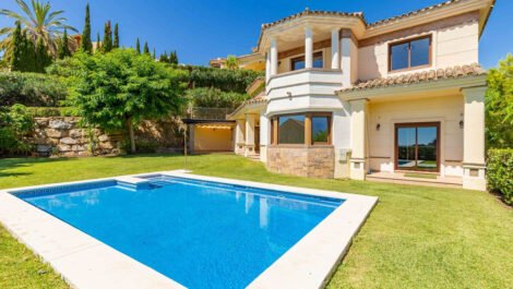 5 bedroom Villas for sale in Los Arqueros – R5257678