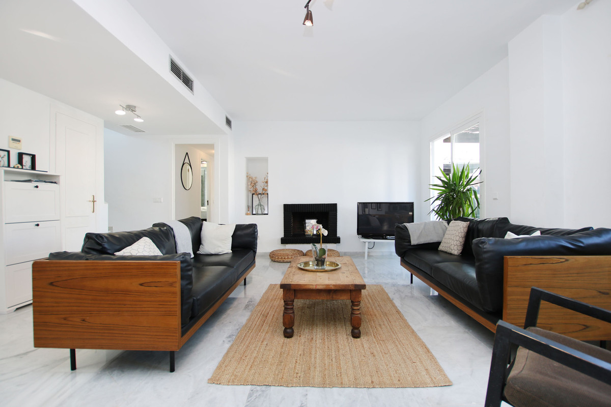 Apartamentos de 3 dormitorios en venta en Nueva Andalucía – R4951513 Apartamentos de 3 dormitorios en venta en Nueva Andalucía – R4951513