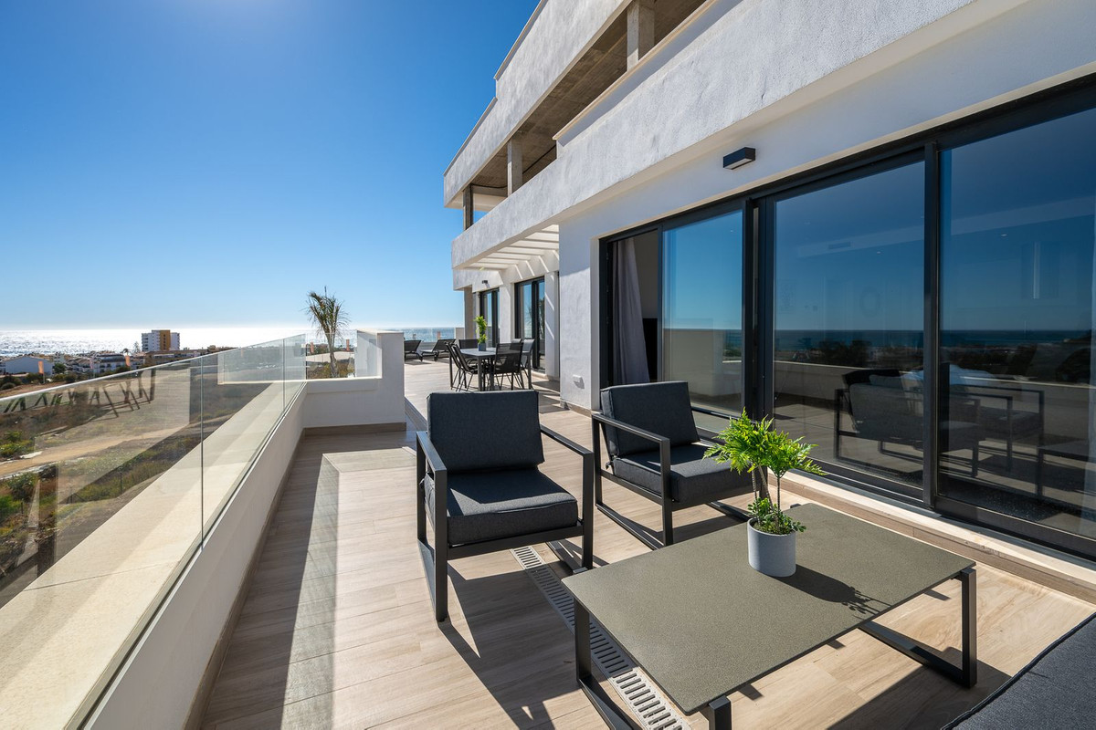 Apartamentos de 4 dormitorios en venta en La Cala de Mijas – R5218273 Apartamentos de 4 dormitorios en venta en La Cala de Mijas – R5218273