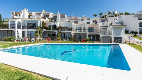 2 bedroom Apartments for sale in Calahonda – R5049928