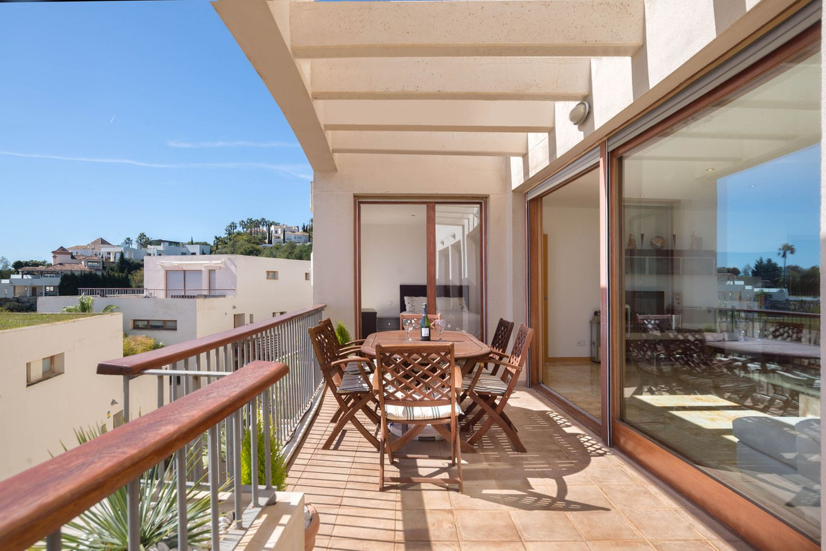 3 bedroom Apartments for sale in Altos de los Monteros – R5332495 3 bedroom Apartments for sale in Altos de los Monteros – R5332495