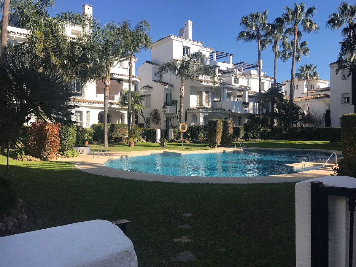 2 bedroom Apartments for sale in Nueva Andalucía – R5406250 2 bedroom Apartments for sale in Nueva Andalucía – R5406250