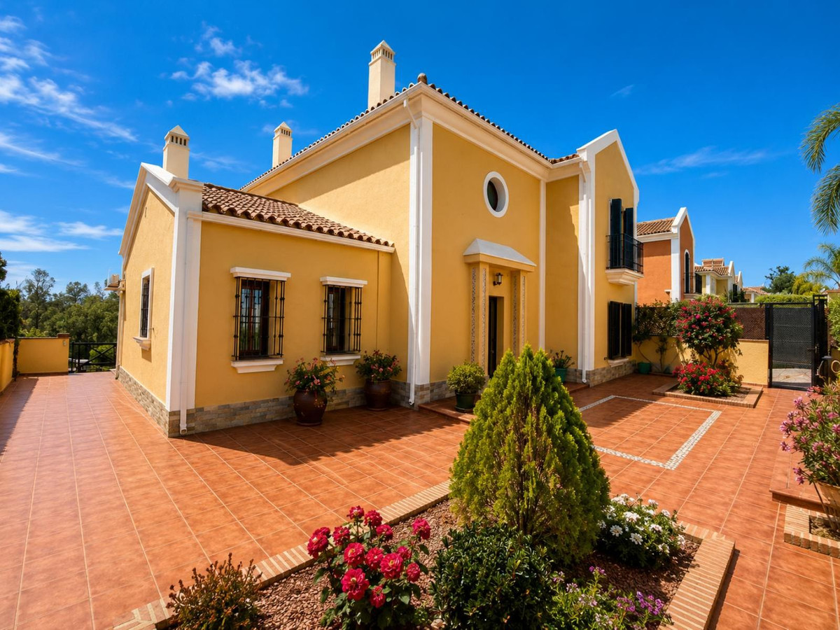 5 bedroom Villas for sale in Guadalmina Alta – R5414437 5 bedroom Villas for sale in Guadalmina Alta – R5414437