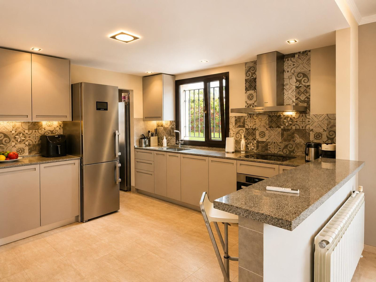 5 bedroom Villas for sale in Guadalmina Alta – R5414437 5 bedroom Villas for sale in Guadalmina Alta – R5414437