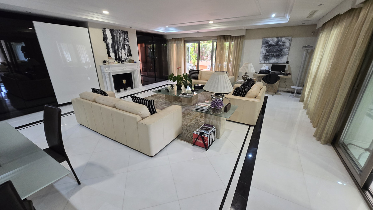 2 bedroom Apartments for sale in Puerto Banús – R5355166 2 bedroom Apartments for sale in Puerto Banús – R5355166