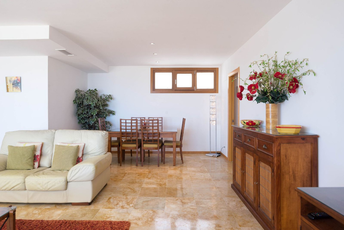 3 bedroom Apartments for sale in Altos de los Monteros – R5413324 3 bedroom Apartments for sale in Altos de los Monteros – R5413324