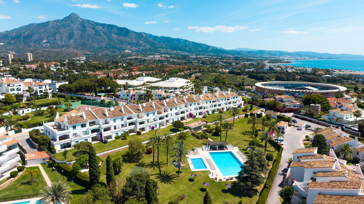 Apartamentos de 3 dormitorios en venta en Nueva Andalucía – R5380672 Apartamentos de 3 dormitorios en venta en Nueva Andalucía – R5380672