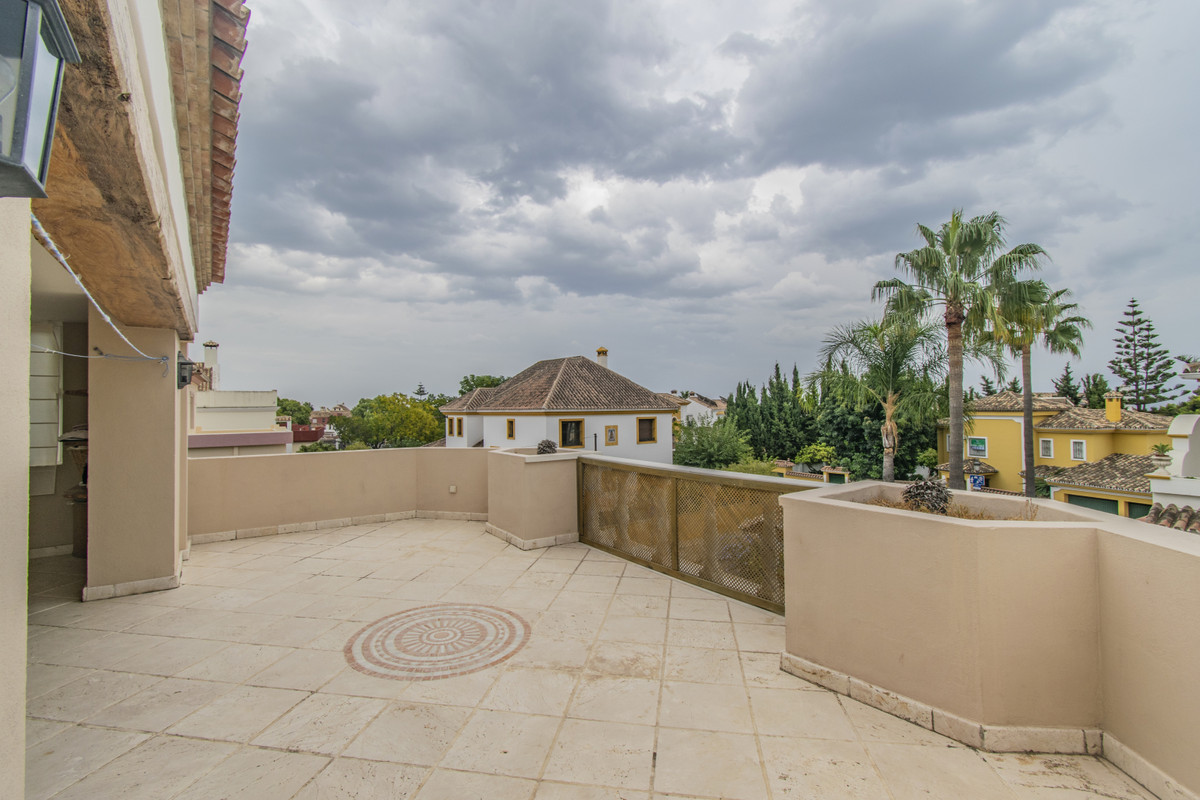 Villas de 4 dormitorios en venta en San Pedro de Alcántara – R3712520 Villas de 4 dormitorios en venta en San Pedro de Alcántara – R3712520