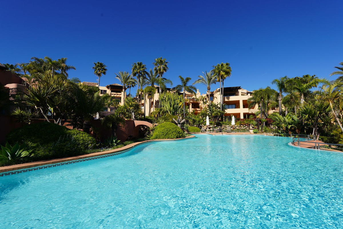 Apartamentos de 3 dormitorios en venta en Marbella – R4271971 Apartamentos de 3 dormitorios en venta en Marbella – R4271971