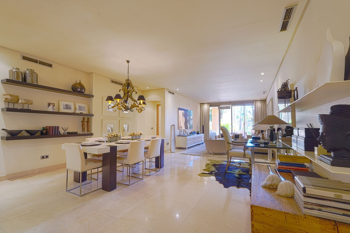 Apartamentos de 3 dormitorios en venta en Marbella – R4271971 Apartamentos de 3 dormitorios en venta en Marbella – R4271971