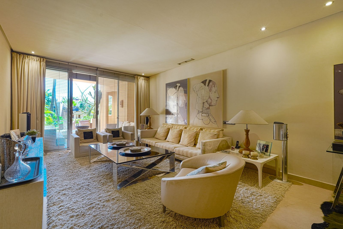 Apartamentos de 3 dormitorios en venta en Marbella – R4271971 Apartamentos de 3 dormitorios en venta en Marbella – R4271971