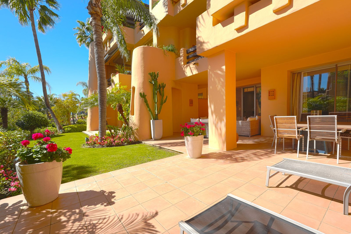 Apartamentos de 3 dormitorios en venta en Marbella – R4271971 Apartamentos de 3 dormitorios en venta en Marbella – R4271971