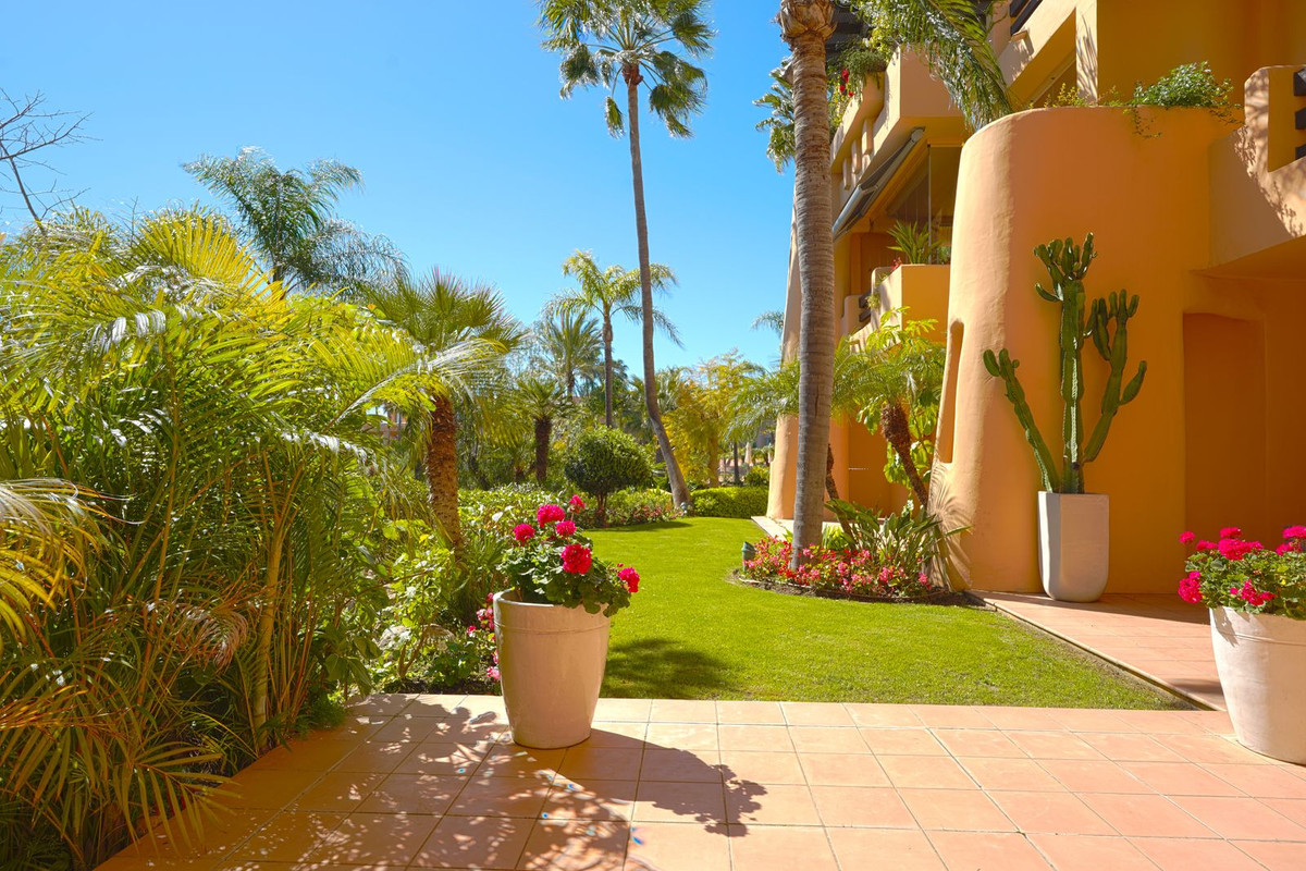 Apartamentos de 3 dormitorios en venta en Marbella – R4271971 Apartamentos de 3 dormitorios en venta en Marbella – R4271971