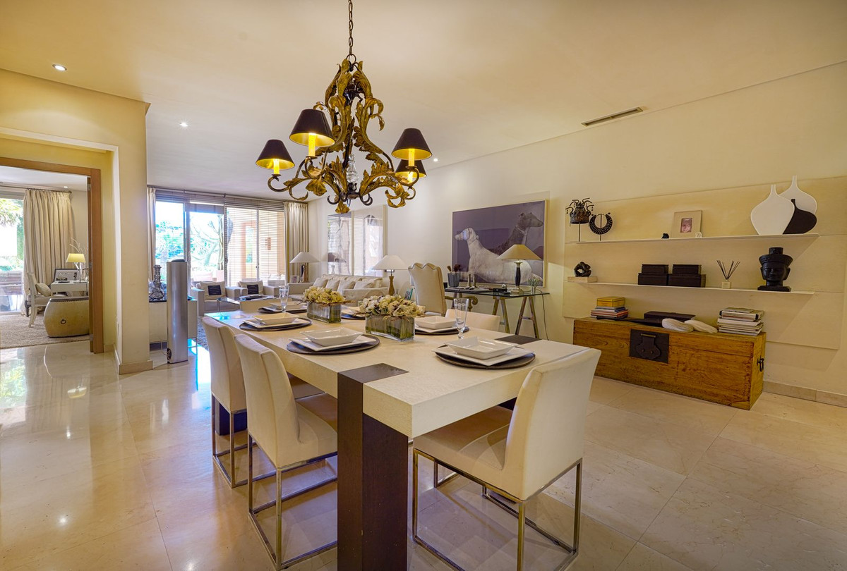 Apartamentos de 3 dormitorios en venta en Marbella – R4271971 Apartamentos de 3 dormitorios en venta en Marbella – R4271971