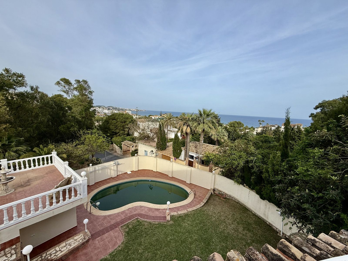 6 bedroom Villas for sale in Calahonda – R5400106 6 bedroom Villas for sale in Calahonda – R5400106