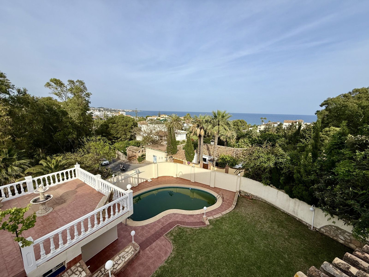 6 bedroom Villas for sale in Calahonda – R5400106 6 bedroom Villas for sale in Calahonda – R5400106