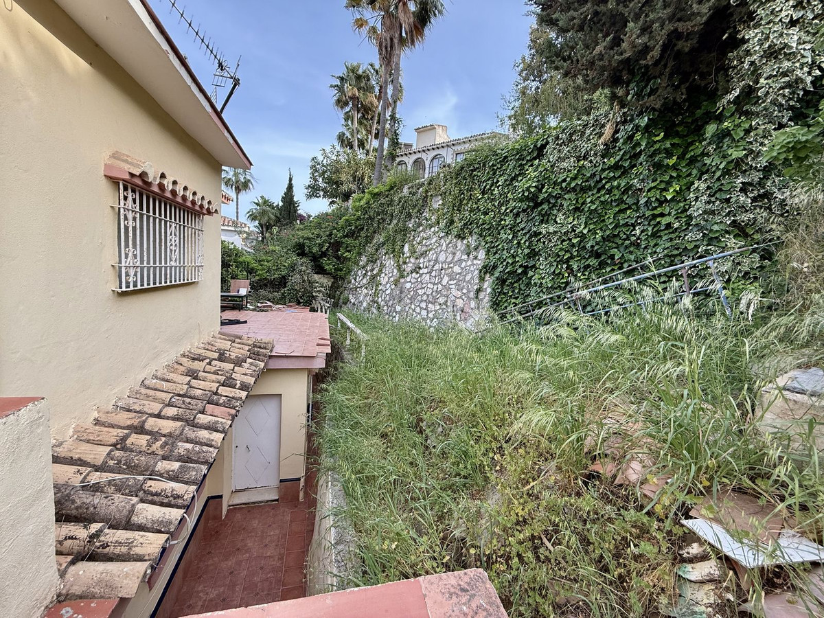6 bedroom Villas for sale in Calahonda – R5400106 6 bedroom Villas for sale in Calahonda – R5400106