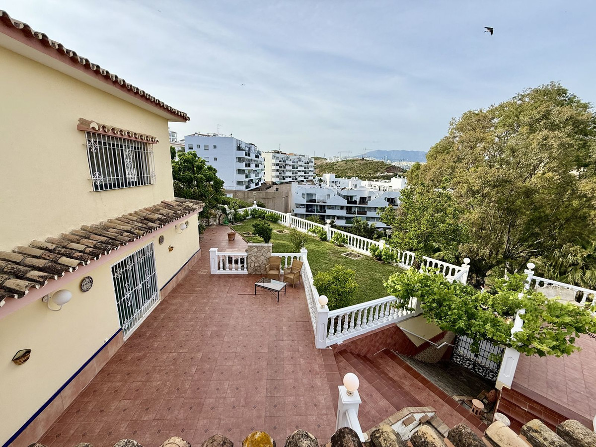 6 bedroom Villas for sale in Calahonda – R5400106 6 bedroom Villas for sale in Calahonda – R5400106