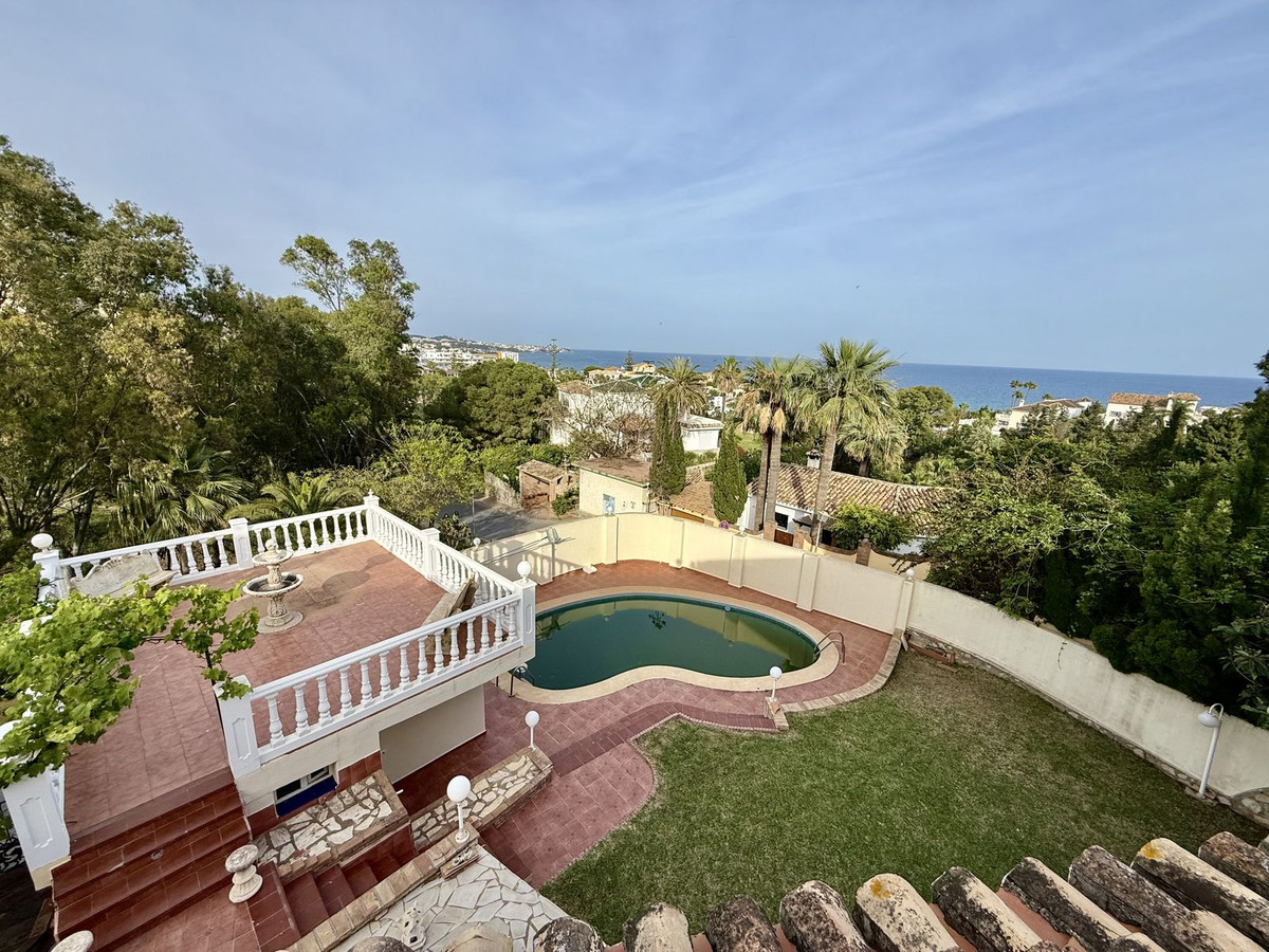 6 bedroom Villas for sale in Calahonda – R5400106 6 bedroom Villas for sale in Calahonda – R5400106