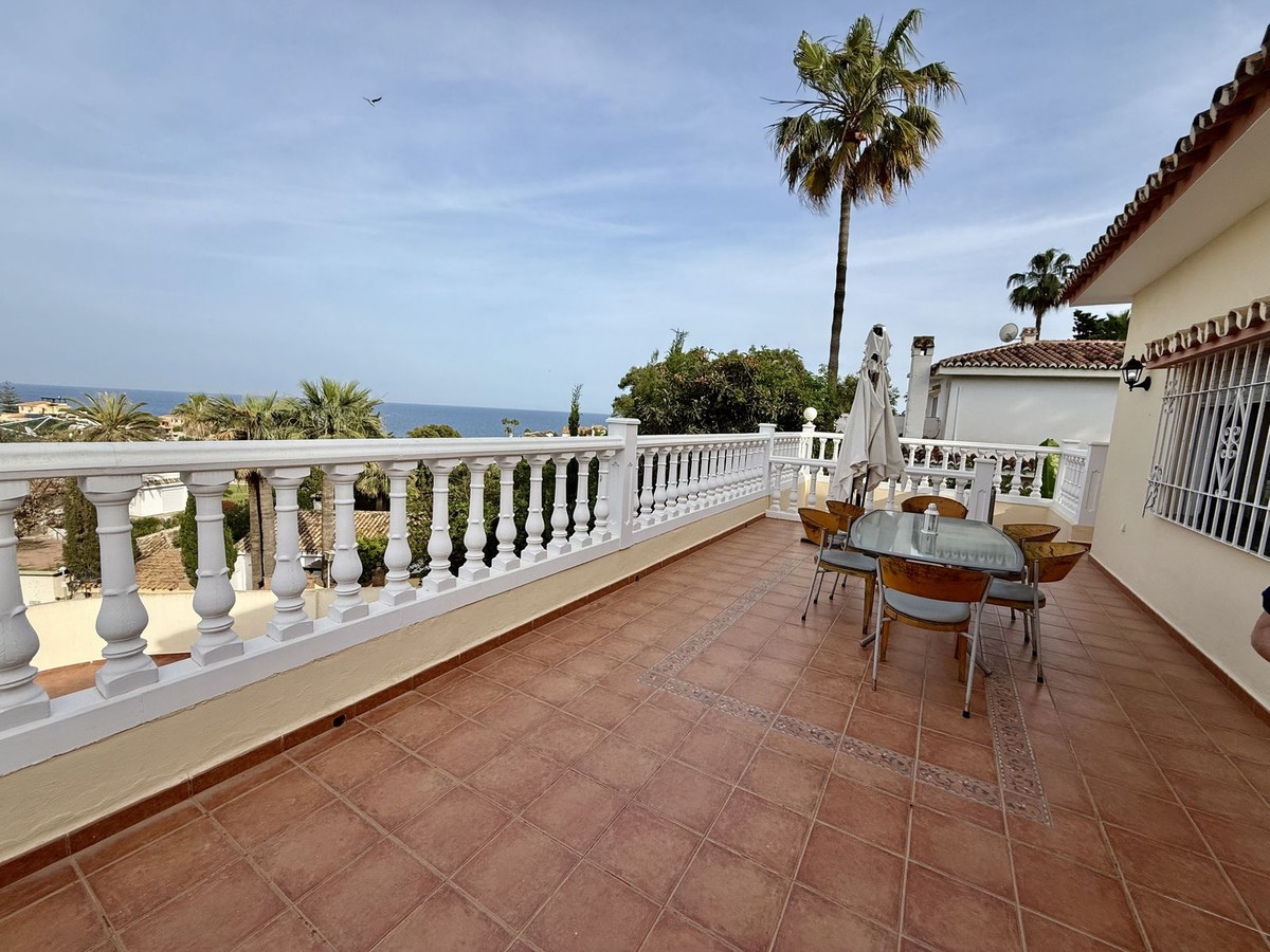 6 bedroom Villas for sale in Calahonda – R5400106 6 bedroom Villas for sale in Calahonda – R5400106