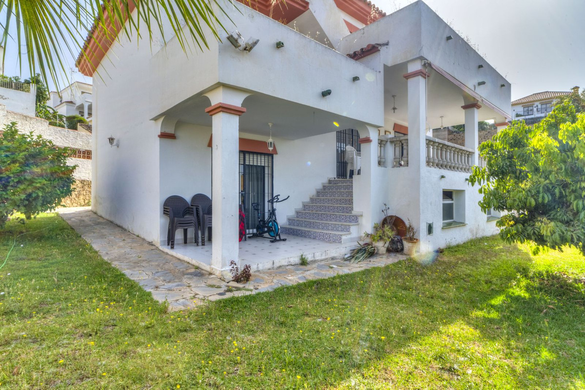 5 bedroom Villas for sale in Marbella – R5058622 5 bedroom Villas for sale in Marbella – R5058622
