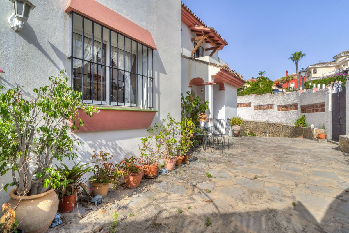 5 bedroom Villas for sale in Marbella – R5058622 5 bedroom Villas for sale in Marbella – R5058622