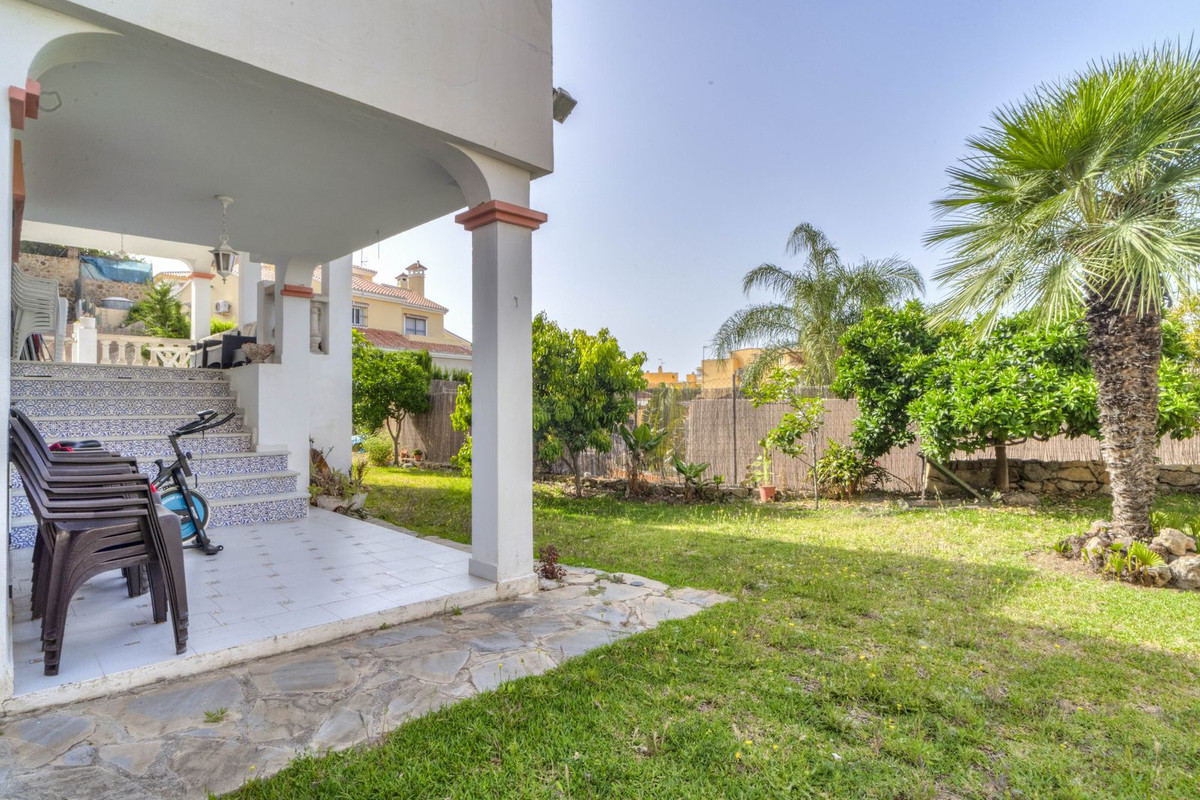 5 bedroom Villas for sale in Marbella – R5058622 5 bedroom Villas for sale in Marbella – R5058622