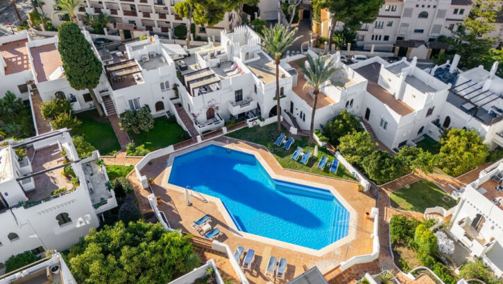 Adosados de 4 dormitorios en venta en Nueva Andalucía – R5240485 Adosados de 4 dormitorios en venta en Nueva Andalucía – R5240485 en