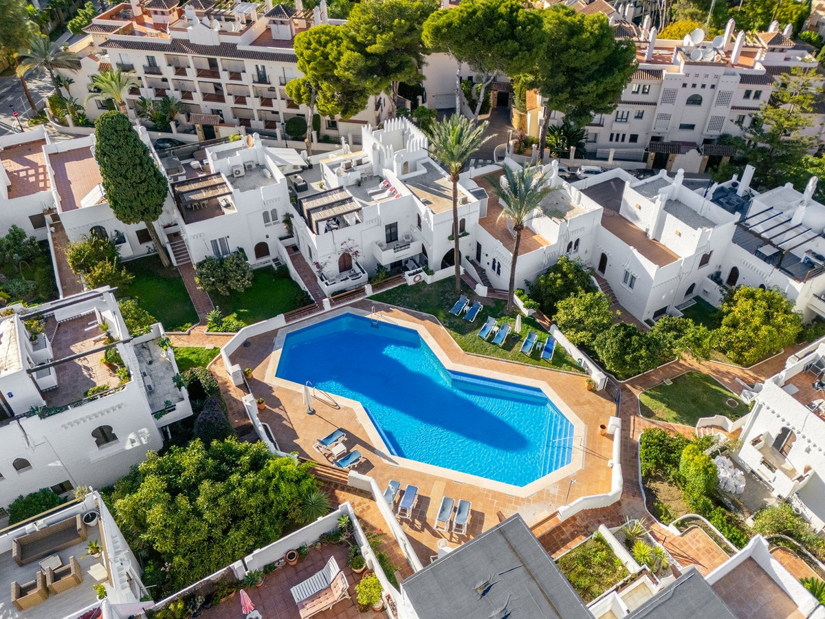 4 bedroom Townhouses for sale in Nueva Andalucía – R5240485 4 bedroom Townhouses for sale in Nueva Andalucía – R5240485