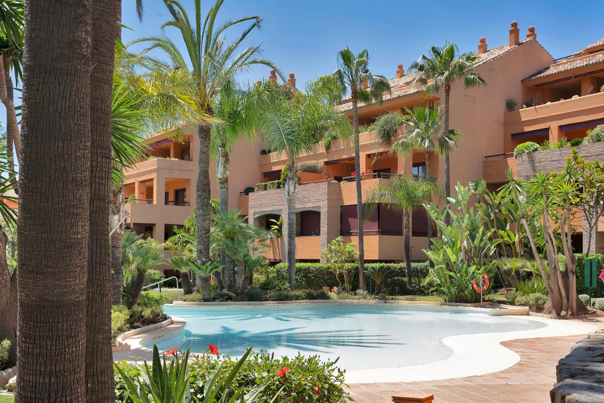 Apartamentos de 3 dormitorios en venta en Bahía de Marbella – R5304808 Apartamentos de 3 dormitorios en venta en Bahía de Marbella – R5304808